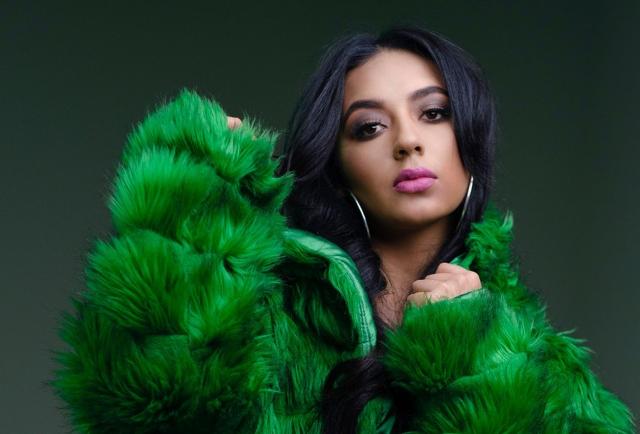 A la cantante Monserrath la comparan con las ‘duras’