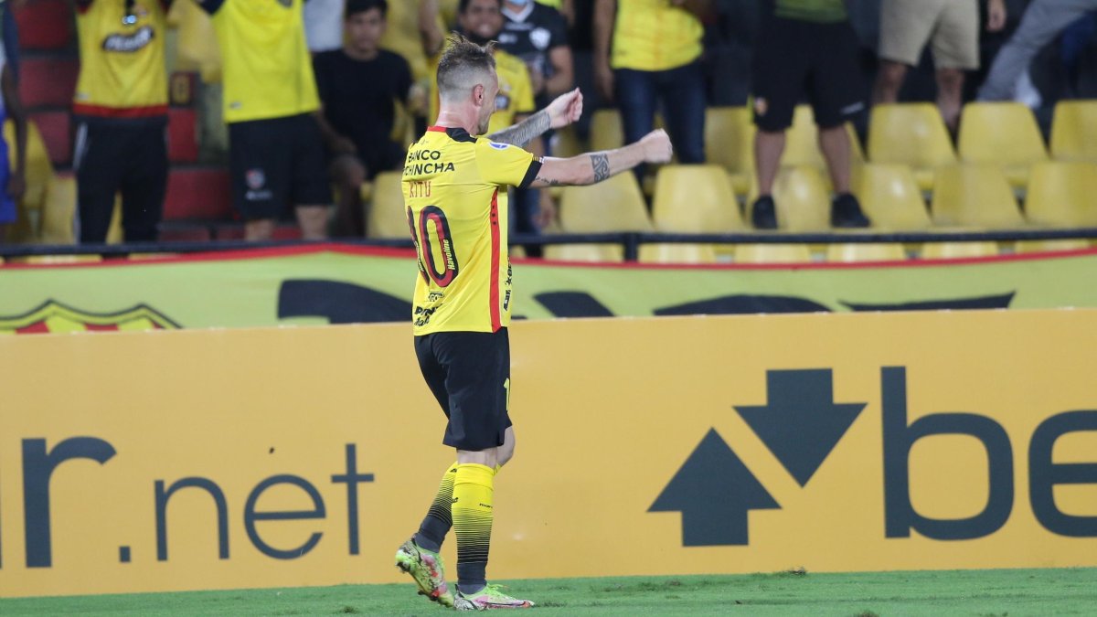 Damián Díaz, se mandó un golazo olímpico, estuvo 70 minutos en cancha.