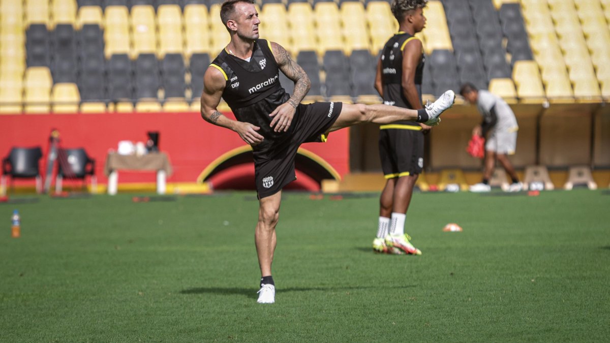 El # 10 mandó a callar a los que dicen que ya no ‘jala’ un partido entero. Se mandó un golazo olímpico, con una técnica y viveza de crack.