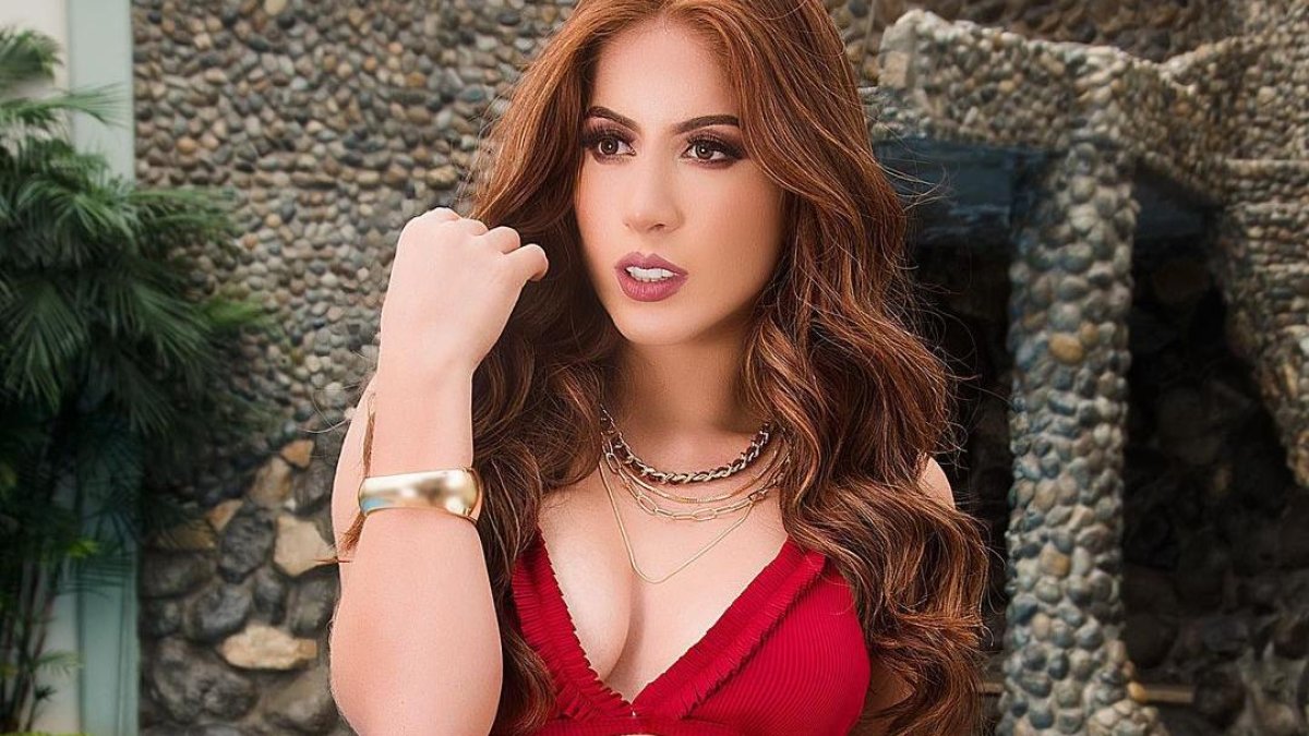 Antonella Moscoso asegura ser solo amiga de renier izquierdo