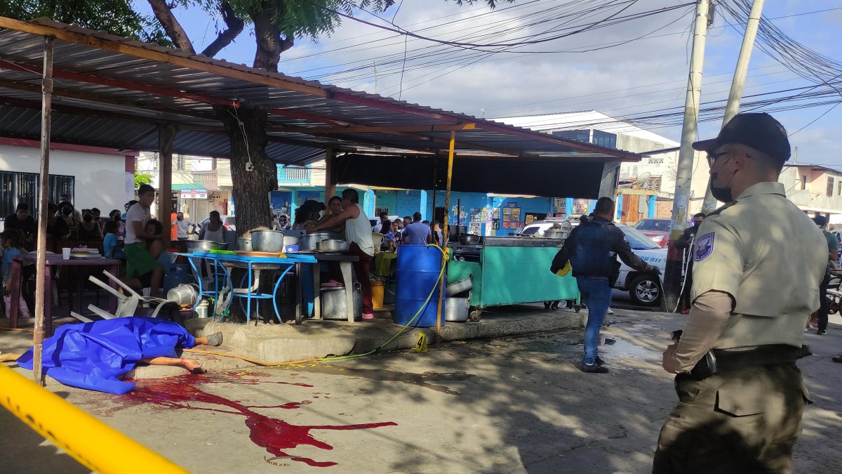 Hace tres años Jordan, quien era soltero, trabajaba en su puesto de comidas.