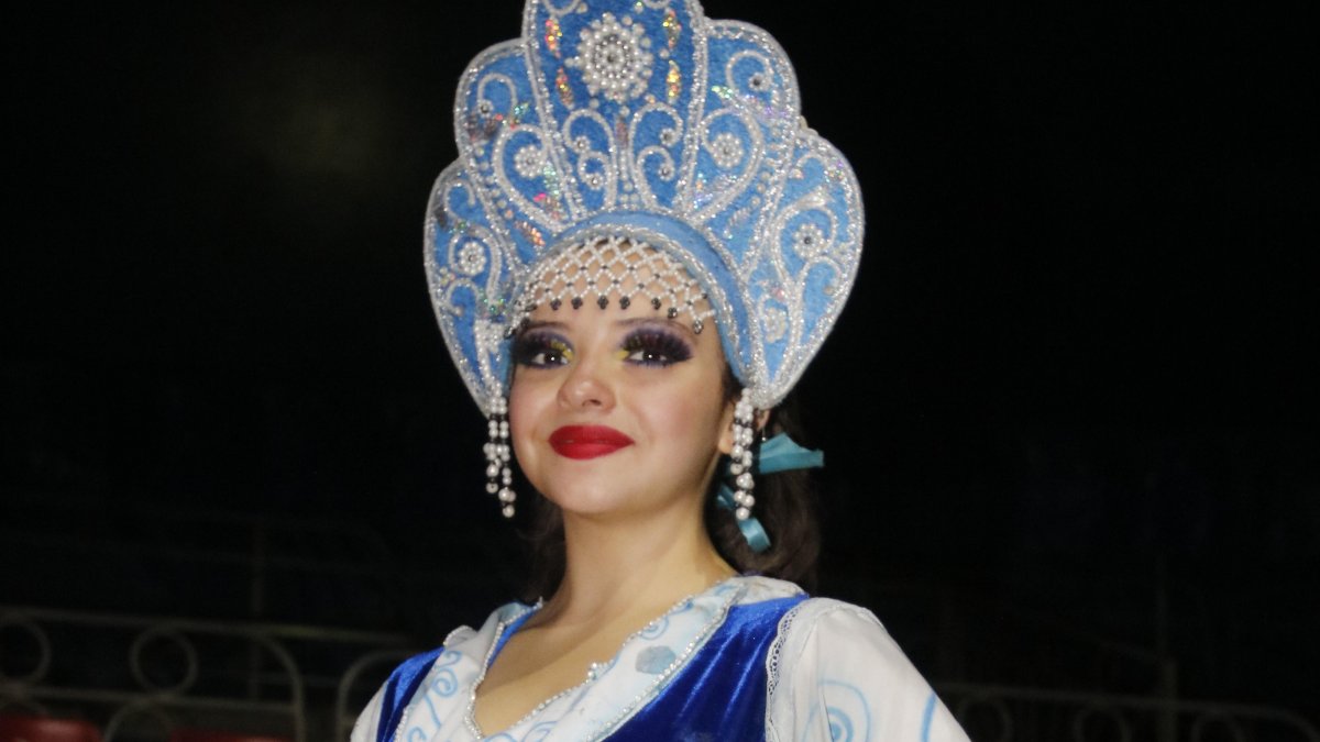 La joven empezó a patinar hace cinco años. Más que su destreza, fue su carisma el que la llevó al circo.