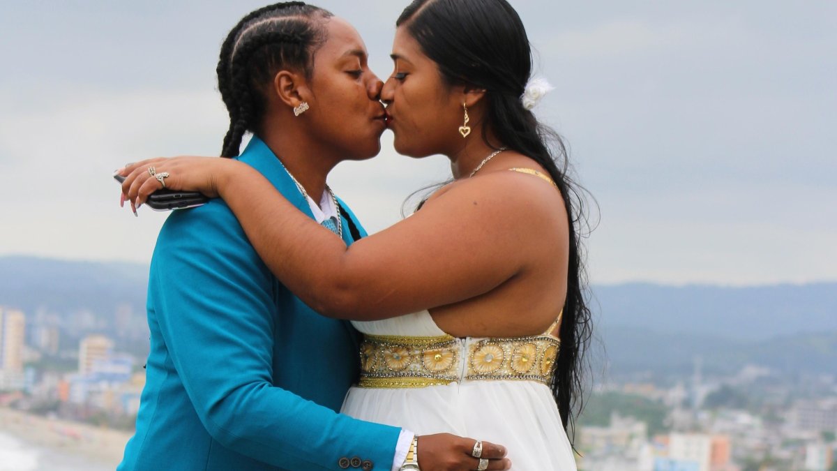 Cecilia define a Helen como cariñosa y atenta con ella; Helen admira de su pareja que tiene aspiraciones y visión.