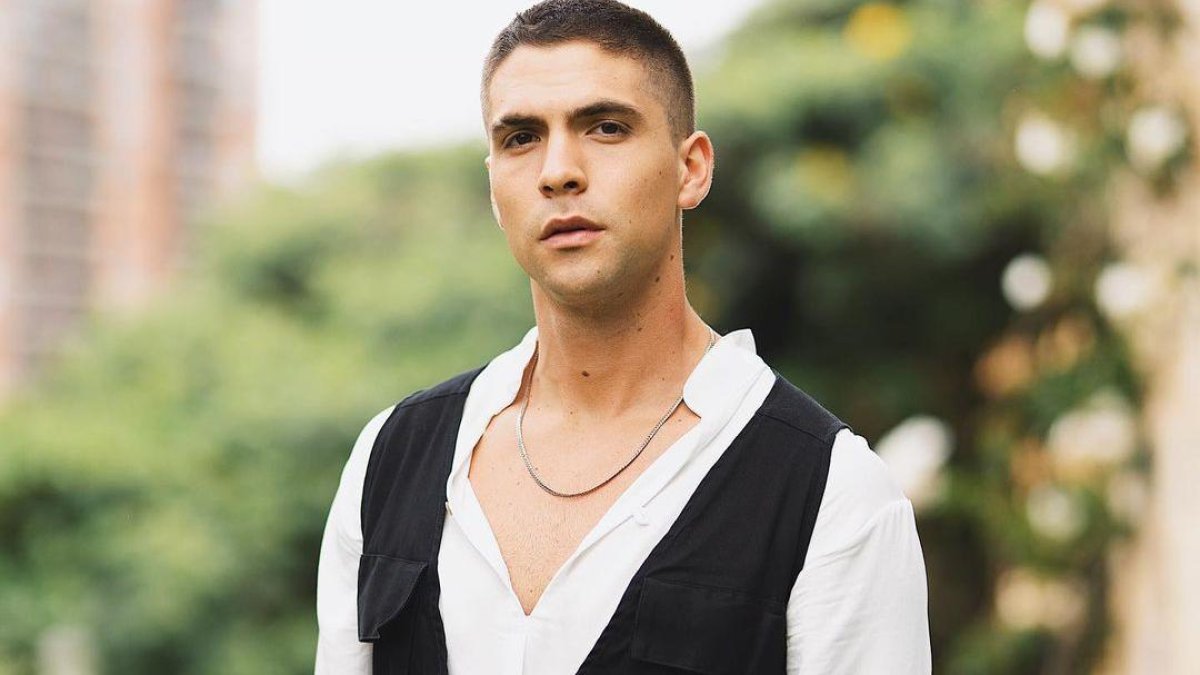 En 2015  perteneció al programa de Univisión ‘La Banda’, donde formó parte del grupo finalista en ambas instancias.