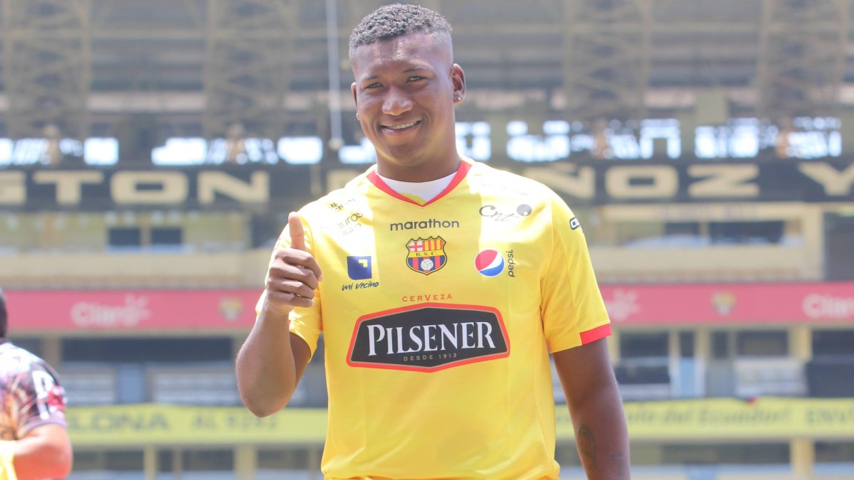 El Degollador Cifuente regresará a Barcelona, equipo del que es hincha. Espera esta vez poder debutar y aportar con sus goles.