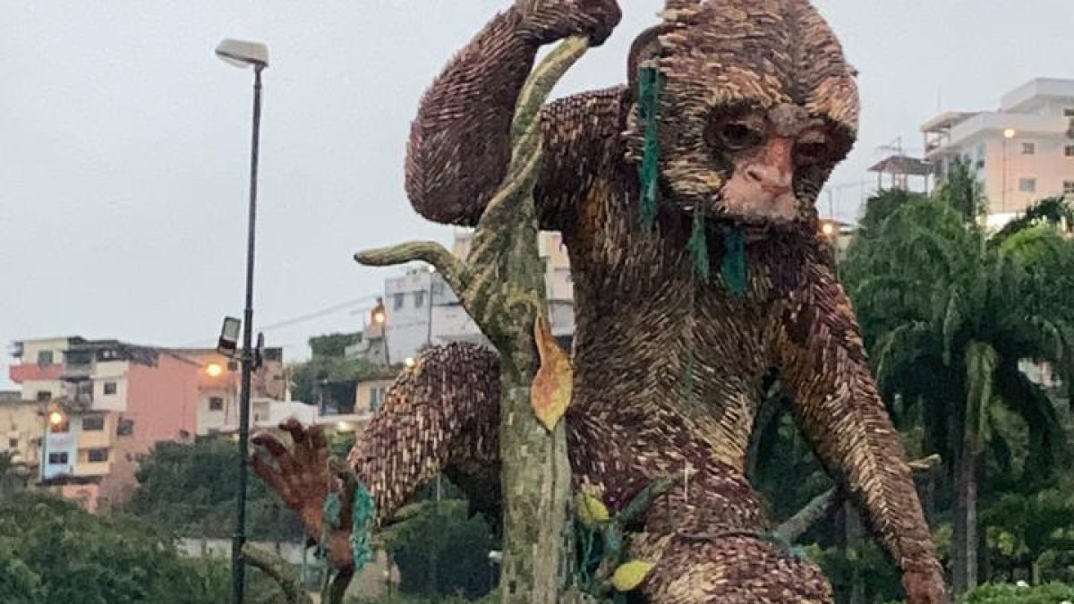 La acción fue bautizada como #NiUnCaboSueltoMás.   Busca crear conciencia sobre el daño que generan los cabos mal desechados.