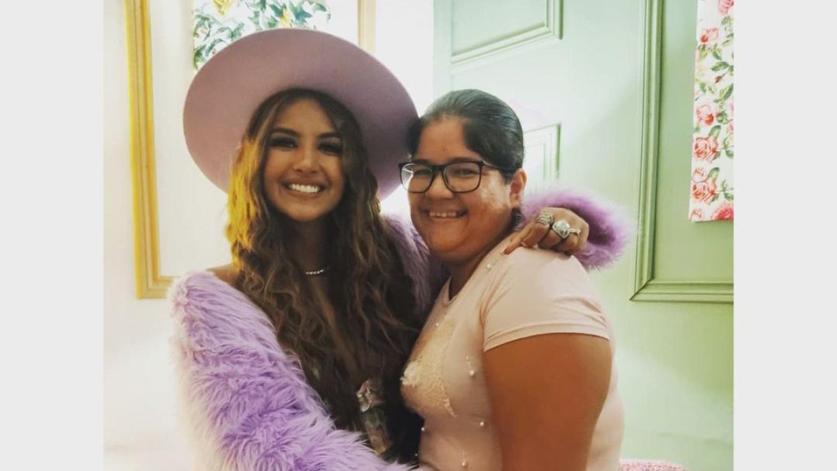 La seguidora de la artista acude a verla constantemente. Ambas se siguen en rede sociales.