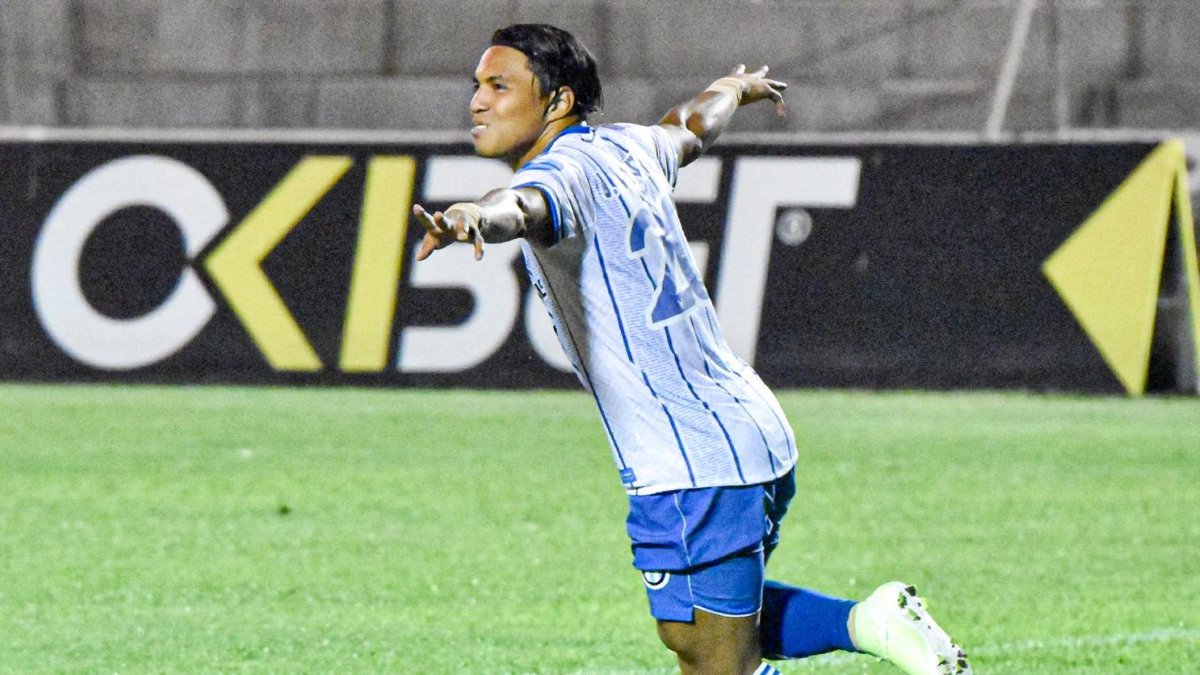 Jefferson Montero y su primer gol con 9 de Octubre.