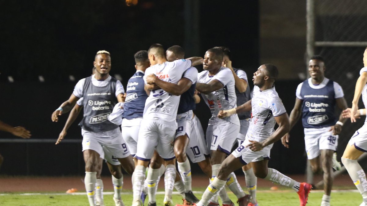 Toda la celebración de Andrés Chicaiza del Delfín.