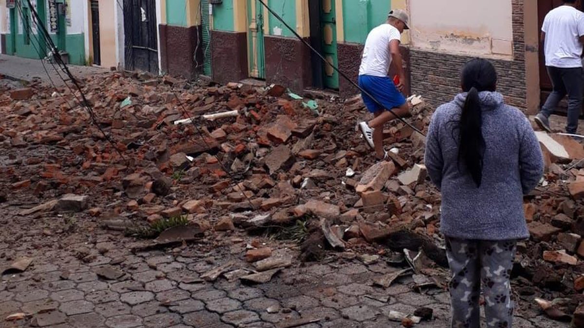 Se registró durante esta mañana con una magnitud similar al evento del lunes. Una casa se derrumbó.