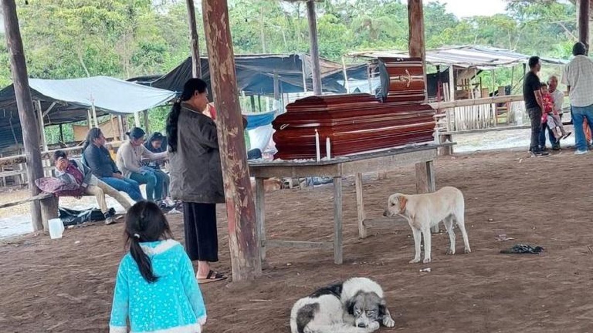 El sepelio se hizo en la ciudad de Puyo, a donde la joven fue llevada para intentar salvarle la vida.