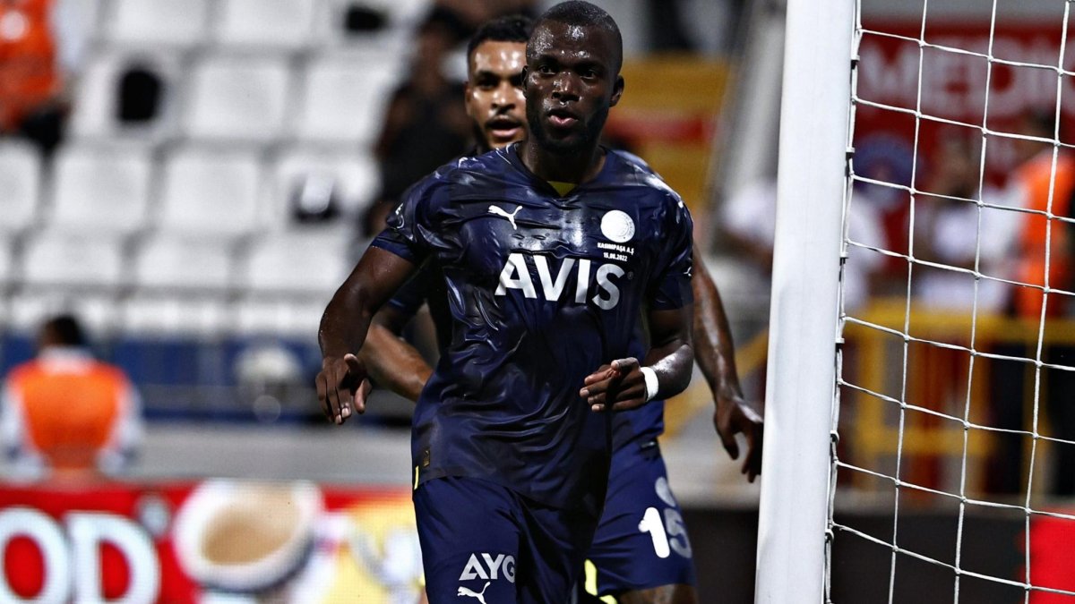 Enner Valencia y su nuevo doblete en Turquia.