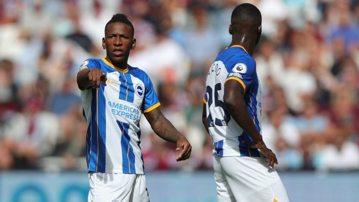 Pervis Estupiñán y Moisés Caicedo sacando la cara por Ecuador en el Brighton de Inglaterra.