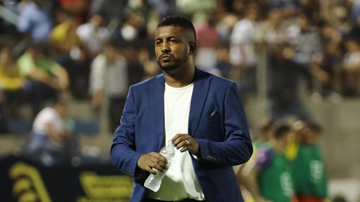 El estratega Silvano Estacio dirigió cuatro partidos con 9 de Octubre.