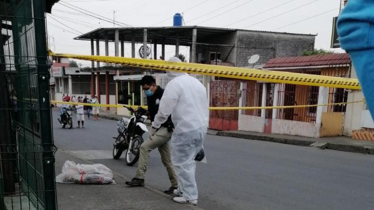 El primer hallazgo ocurrió cerca de la casa de la víctima.