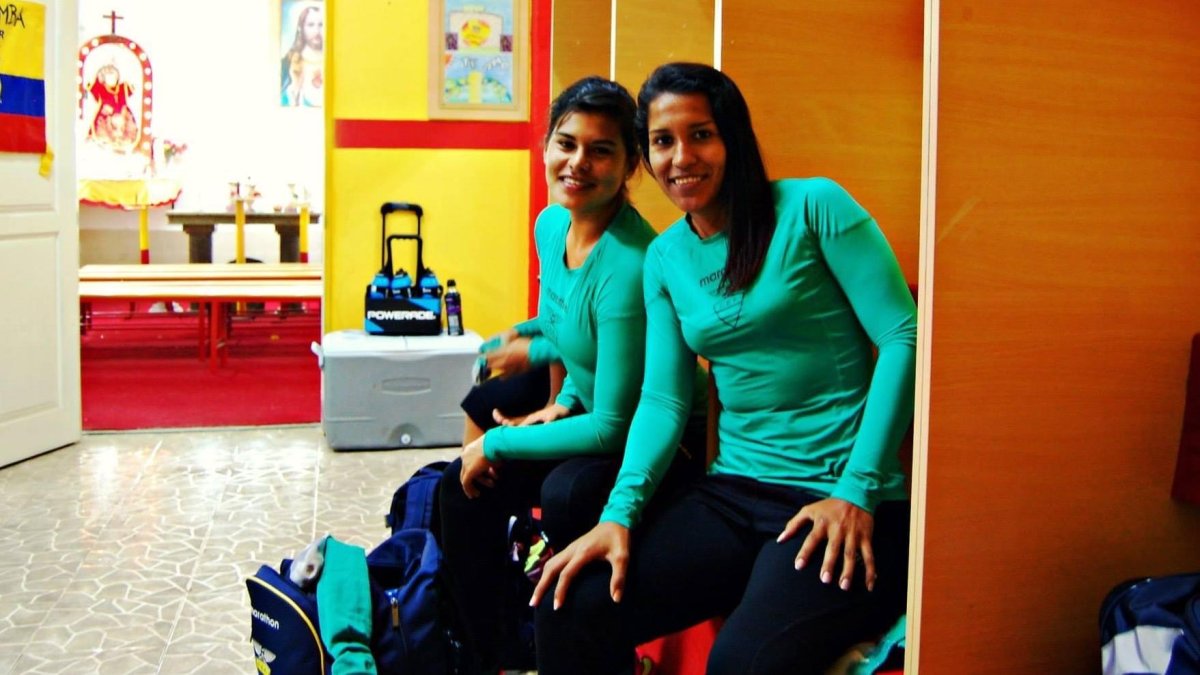 Andrea Vera de Ñañas e  Irene Tobar de Independiente del Valle son compañeras de la Tricolor.