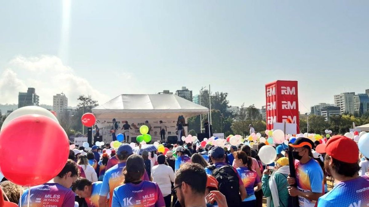 Los caminantes llegaron hasta el parque La Carolina.