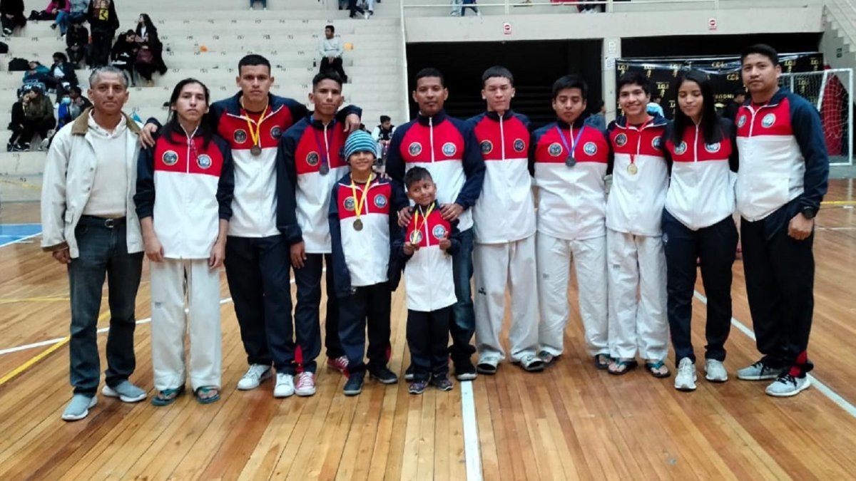 El equipo de ADN de la Armada Nacional participó de un torneo de taekwondo en Ambato.