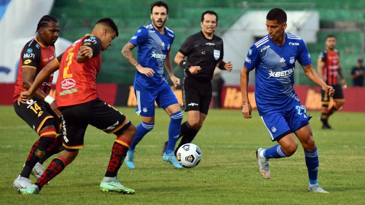 Emelec se impuso al Deportivo Cuenca y mantiene intactas sus chances de ganar la segunda etapa de la LigaPro.