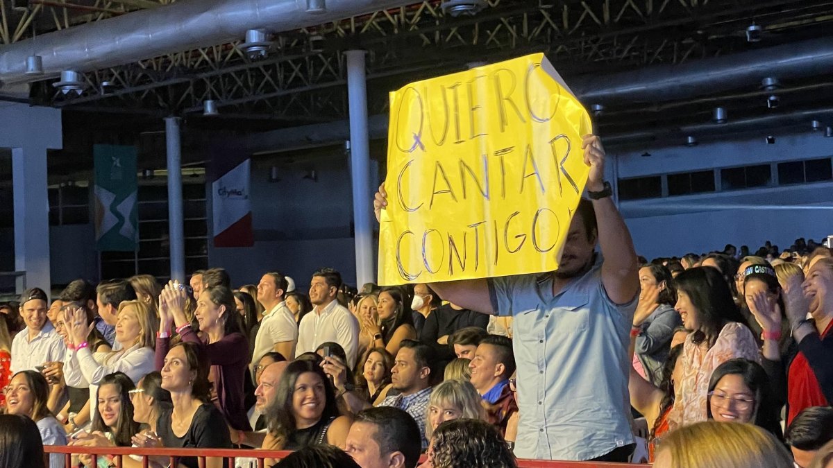 Luciano Maza levantó con fe el cartel que le hizo su sobrina de 9 años