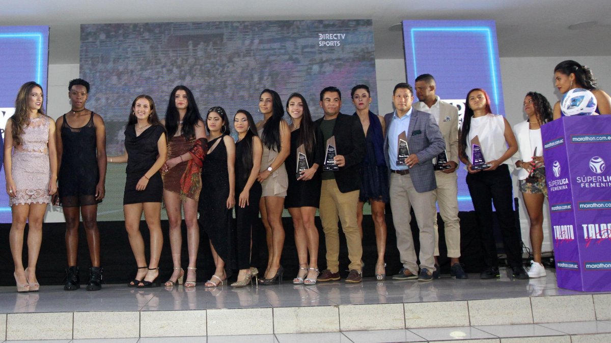 La delegación de Ñañas fue la más numerosa y la que arrasó con los galardones en la gala de la Superliga femenina.