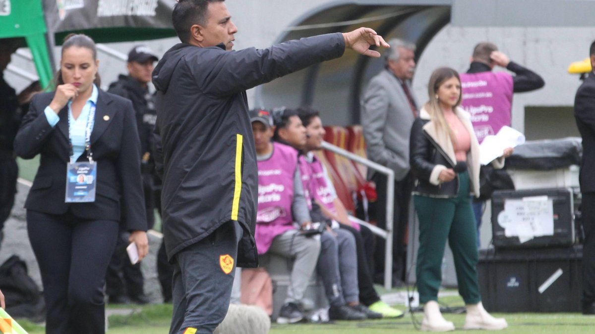 El entrenador César Farías resaltó el hecho de mantenerse como líderes de la segunda fase de la LigaPro