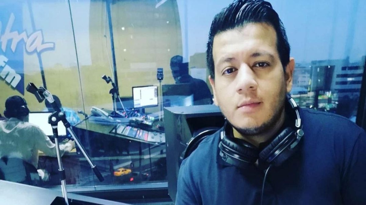 El afectado explicó la situación que vivió en el programa del periodista en YouTube.