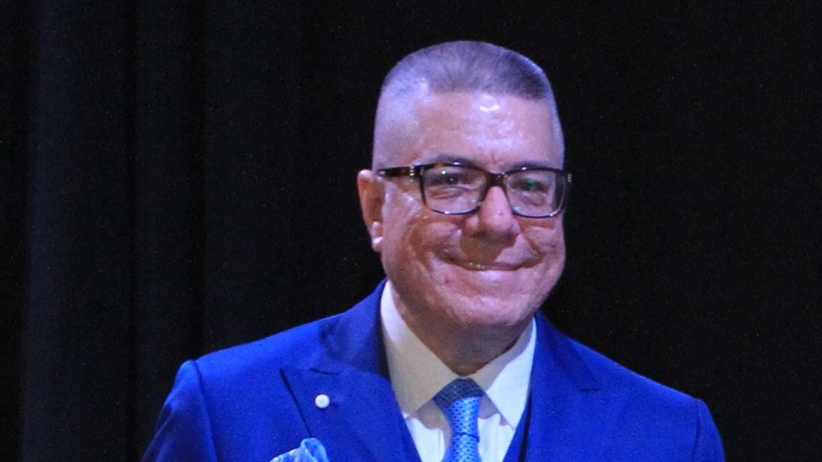 [MISSING]binding.image.description