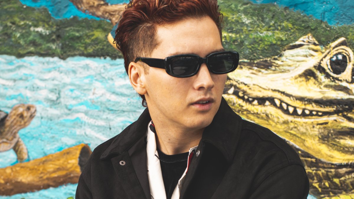 Jandino es originario de Salinas. Era terrible en el colegio.