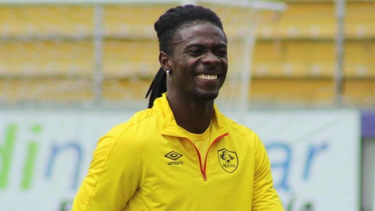 El zaguero haitiano Ricardo Adé dejaría Aucas por Liga de Quito.
