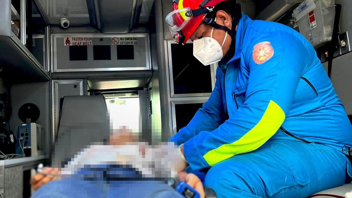 La atención de estas emergencias se ejecuta con un equipo de psicólogos y paramédicos.