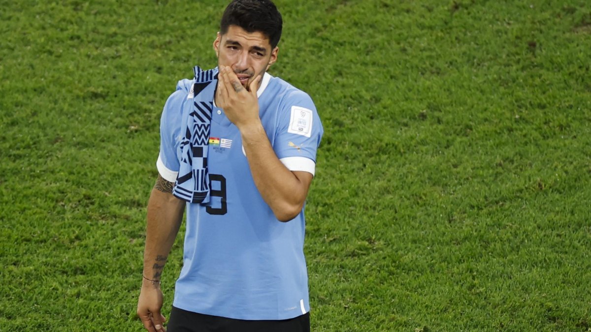 Entre lágrimas, el goleador uruguayo Luis Suárez, de 35 años, se despidió del Mundial de Catar.