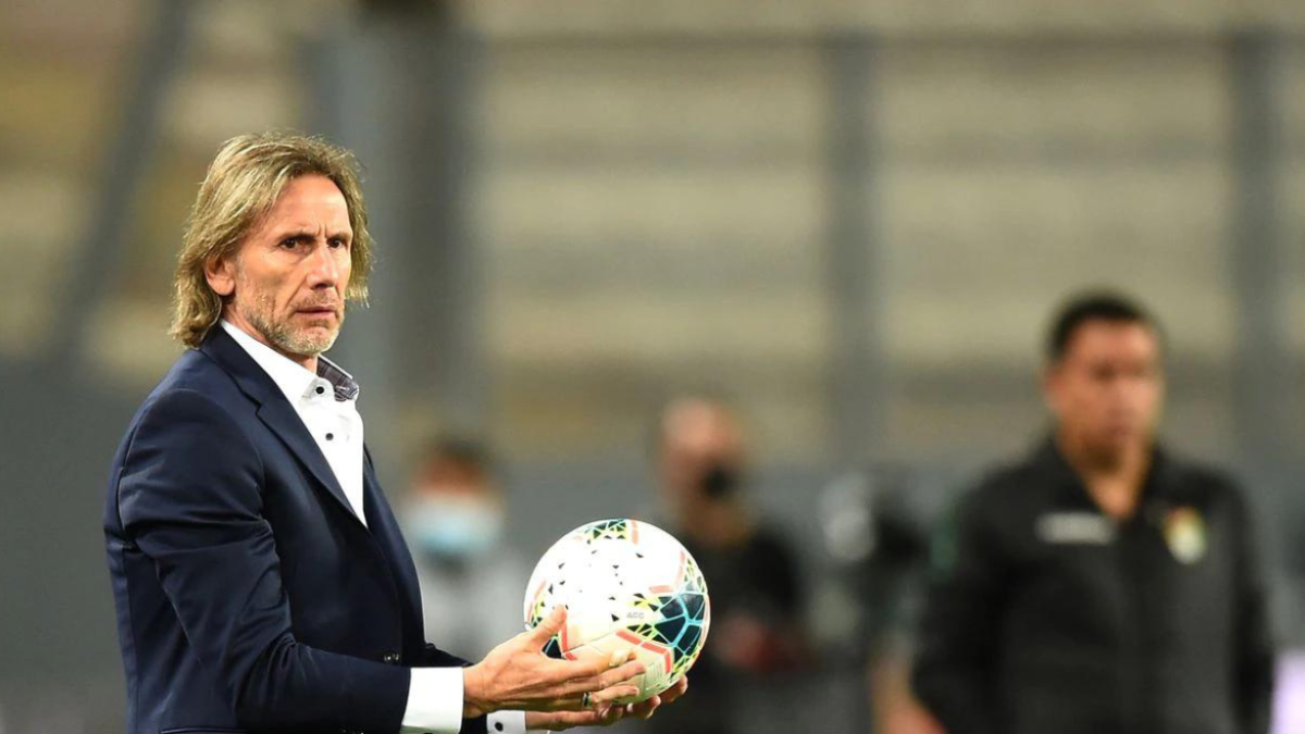 Carlos Manzur, dirigente de la Ecuafútbol, reconoció que el Tigre no está en planes para dirigir a la selección ecuatoriana.