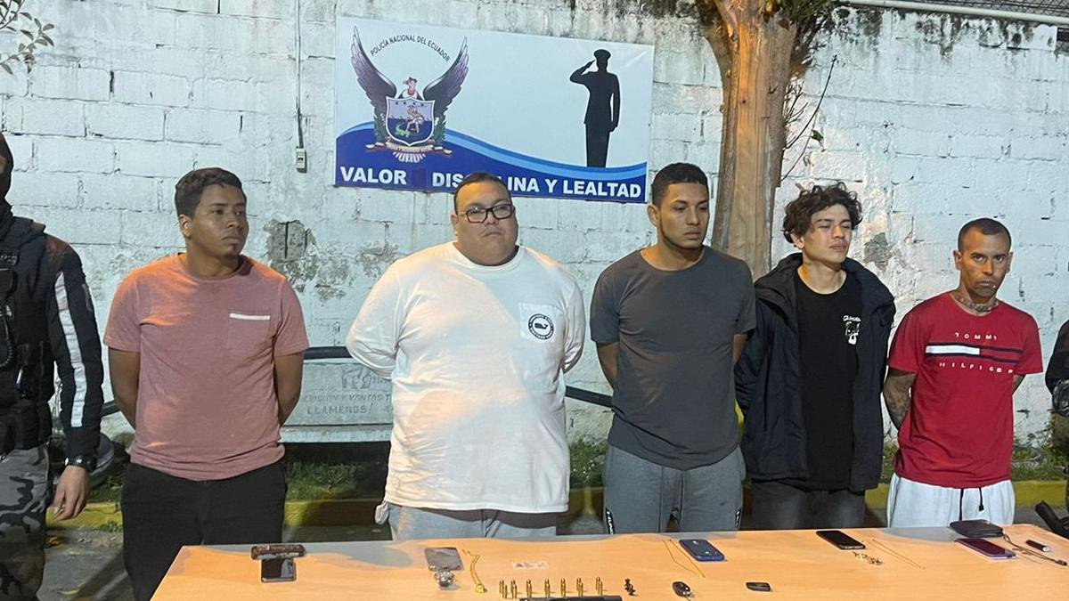 La primera aprehensión del Gordo Luis (camiseta blanca) había sido en Quito.