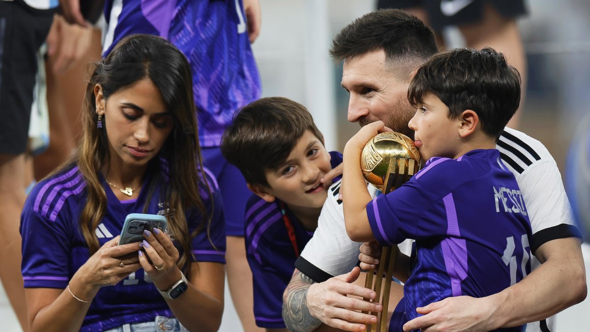 Lionel Messi, Antonela y sus hijos, un gol al amor.