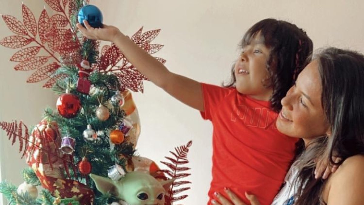 Jhojandry Monsalve y su pequeña Camilita pasarán la Navidad en Ambato.
