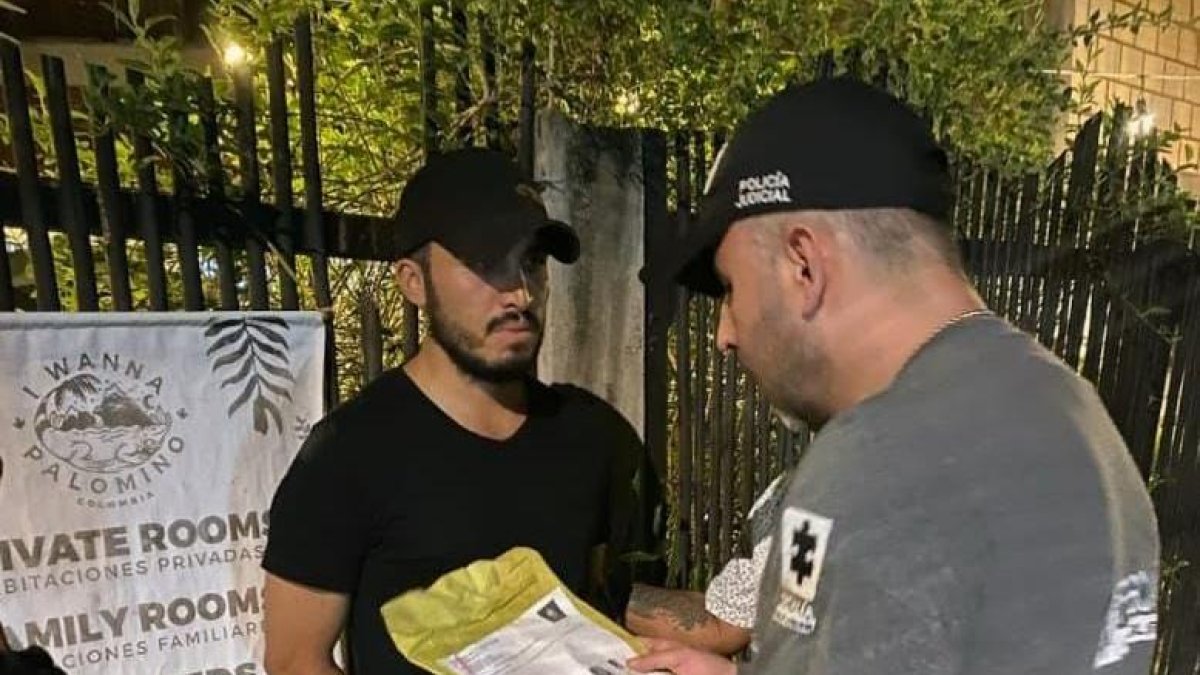 El fugitivo trabajaba como bartender de un negocio en Palomino.