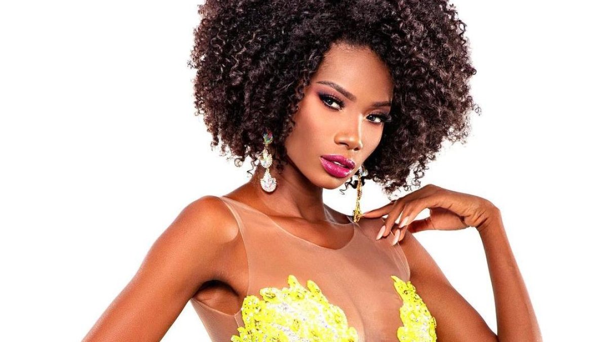 Este vestido que utilizó en la competencia preliminar fue diseñado por  Darwin Vaca.