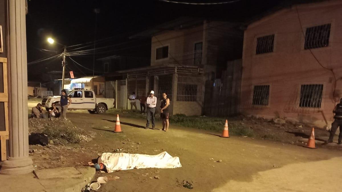 Cuando se terminaba la rumba sorprendieron a bala a Renzo Morales.