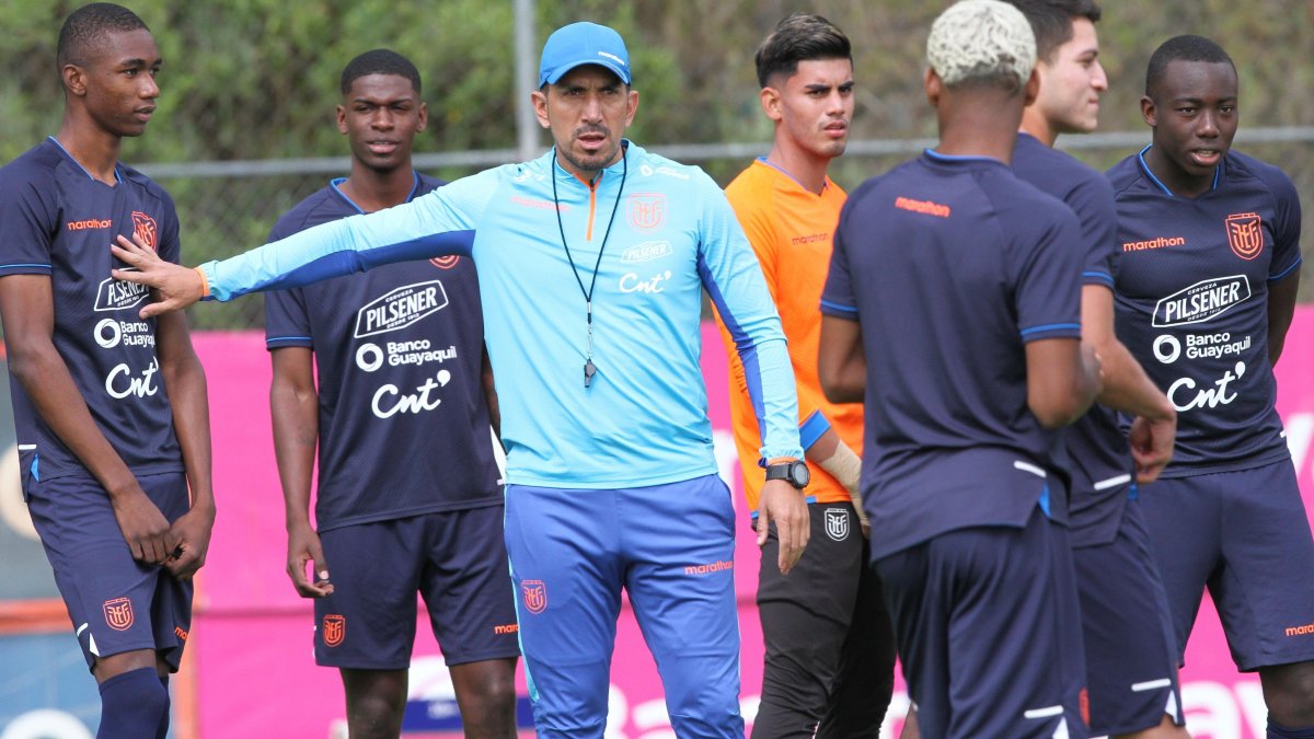 El entrenador Jimmy Bran, es el entrenador de la sub 20 de Ecuador.