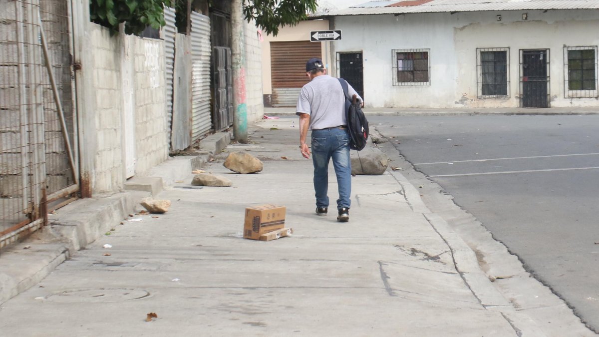 Luego del ataque, Jordy quedó tendido fuera de su vivienda. Murió al instante.