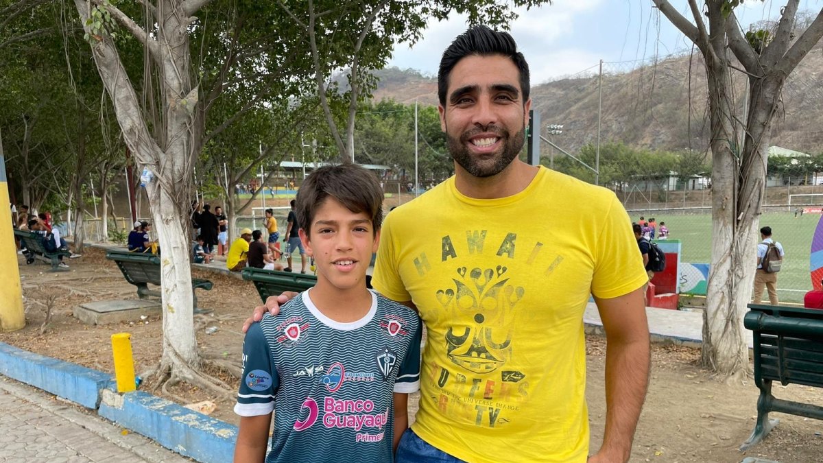 Damián Lanza y su hijo Luciano, que es delantero.