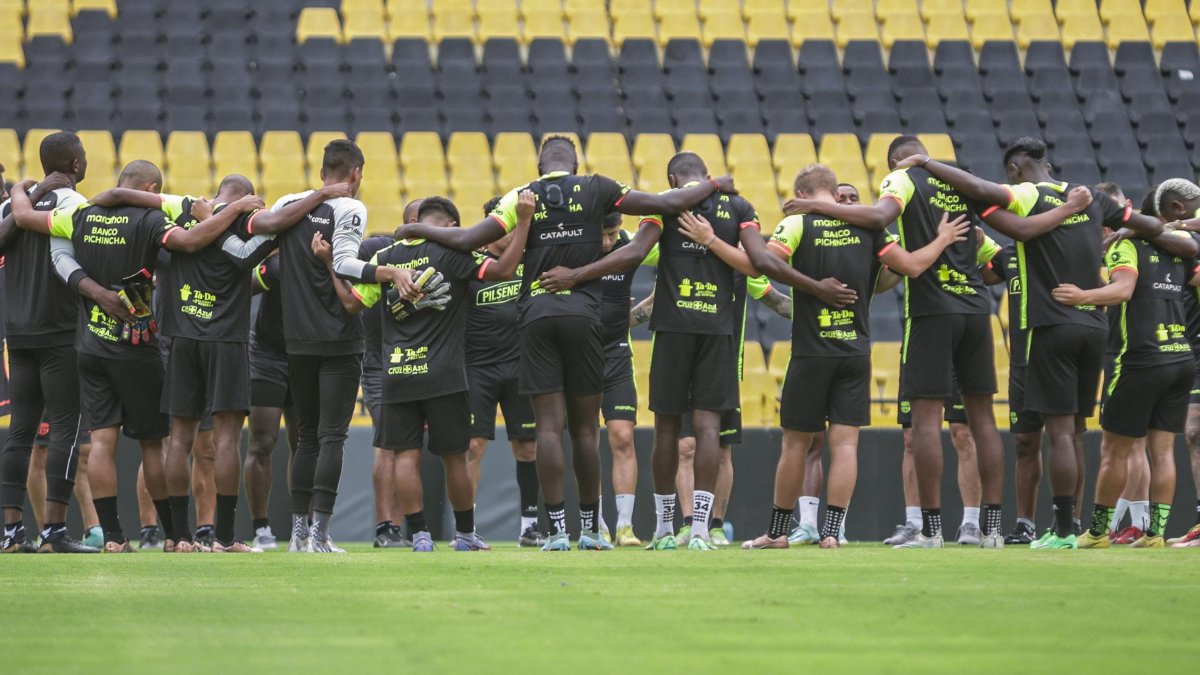 Barcelona y una oración antes de los entrenamientos.