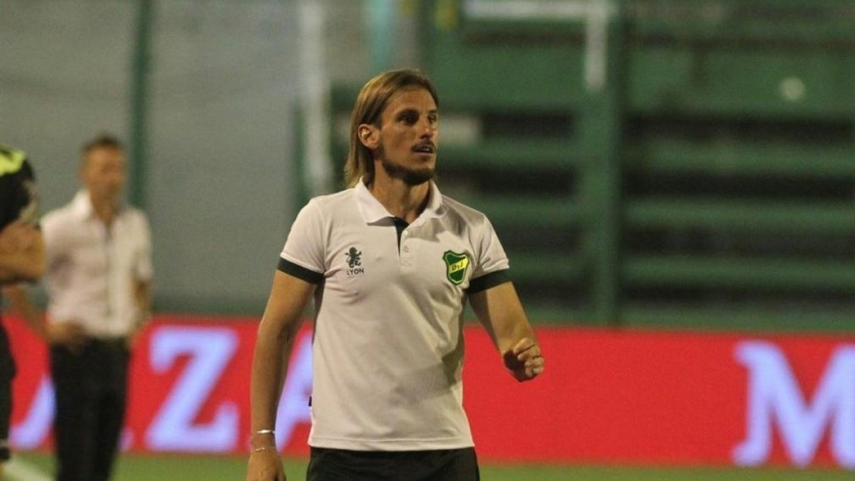 El técnico sebastián Beccacese suele utilizar la alineación 3-5-2