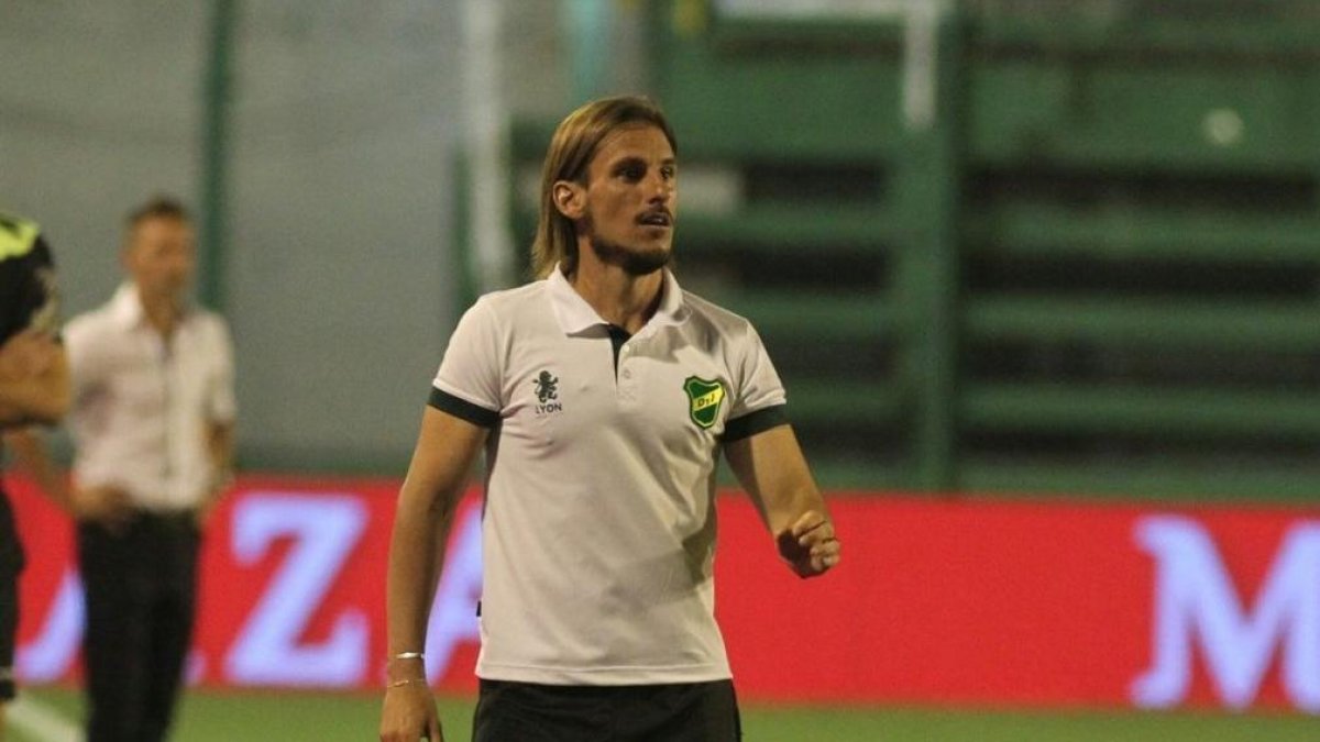 El técnico sebastián Beccacese suele utilizar la alineación 3-5-2