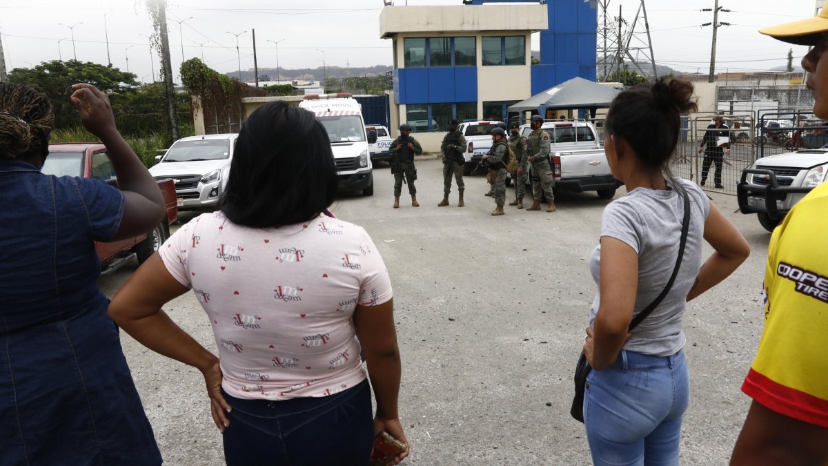 Cada mes, la pareja de enamorados se ve por dos ocasiones.