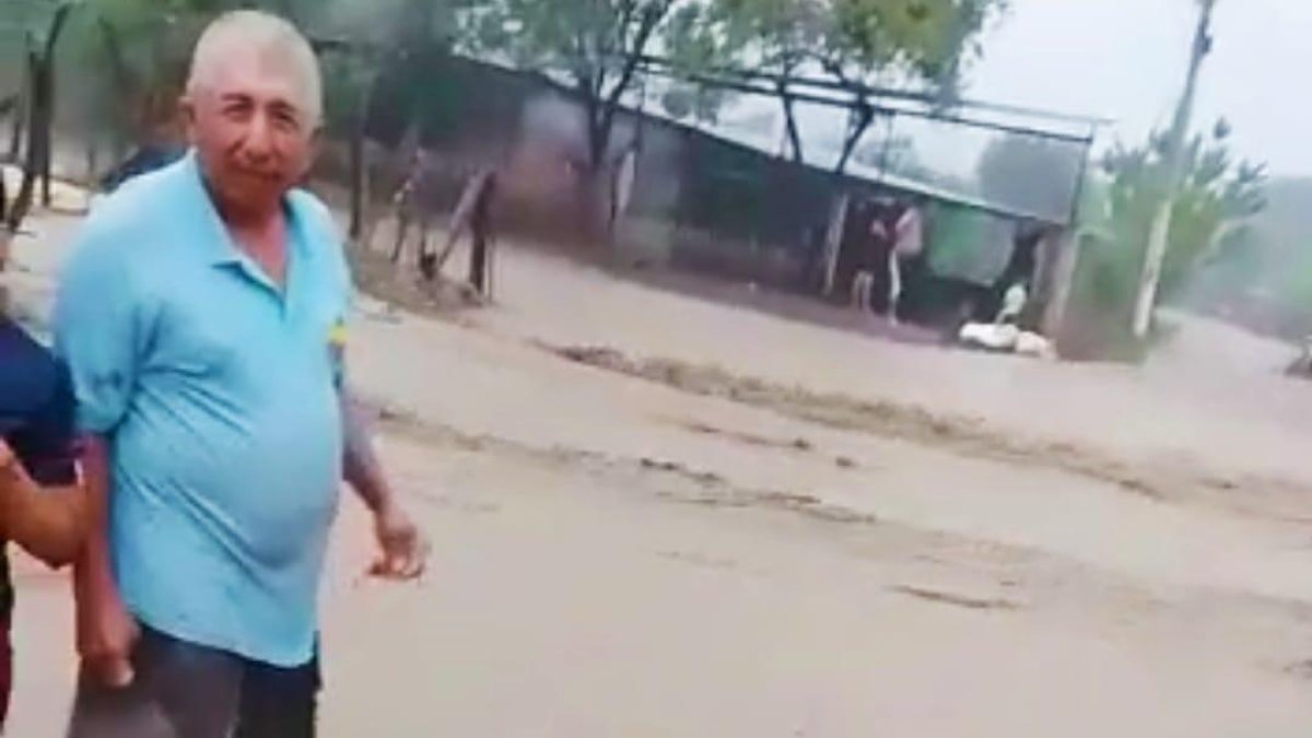 Las fuertes lluvias han afectado más de 100 familias en la zona rural de la capital manabita.