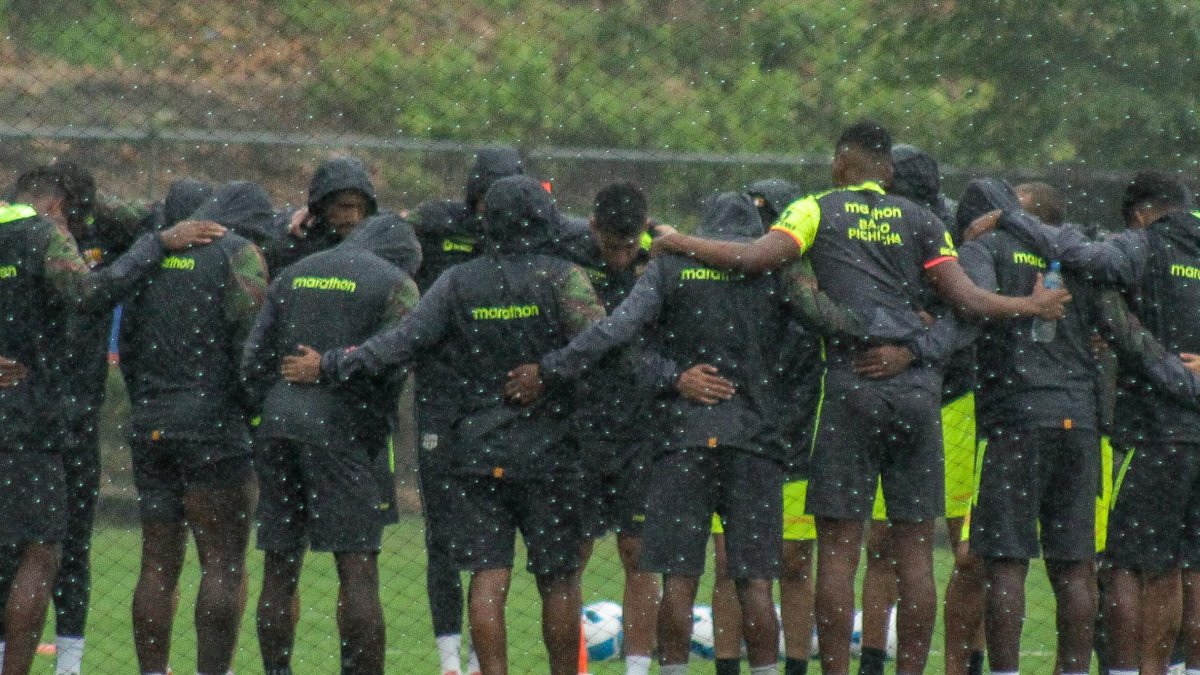 Barcelona ha entrenando en la lluvia en la pretemporada.