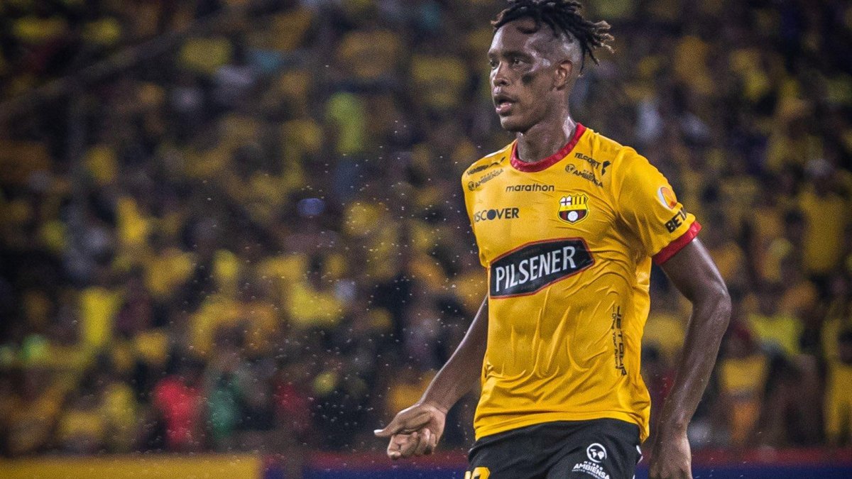 La temporada pasada (2022) Joshué Quiñónez militó en el club norteamericano Dallas.