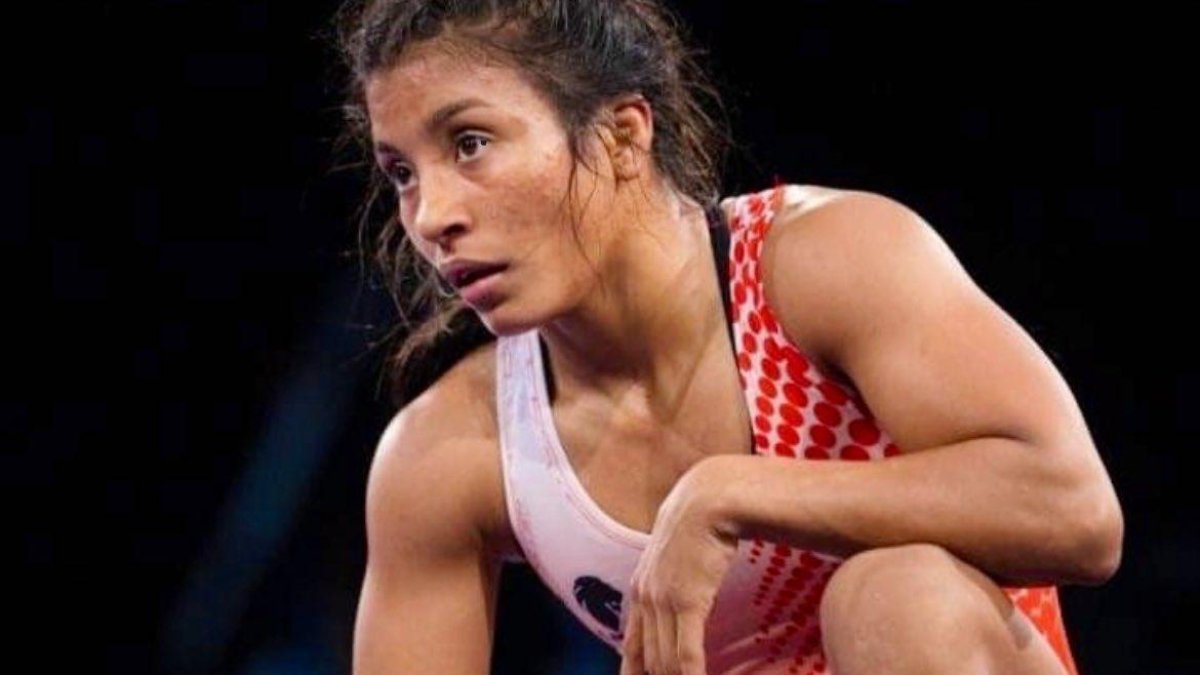 Lucía Yépez, una de las primeras luchadoras libres en su categoría en el mundo y clasificada a París, sigue impaga.